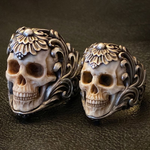 Bague tête de mort en bois de cerf à armure florale polonaise vintage
