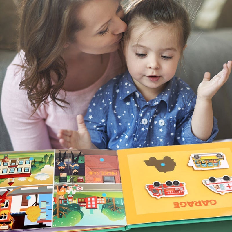 Livre occupé pour que l'enfant développe des compétences d'apprentissage