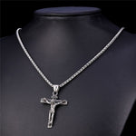 Collier en or avec croix de Jésus de Pâques