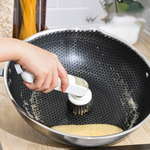 Brosse à pot avec distribution automatique de liquide