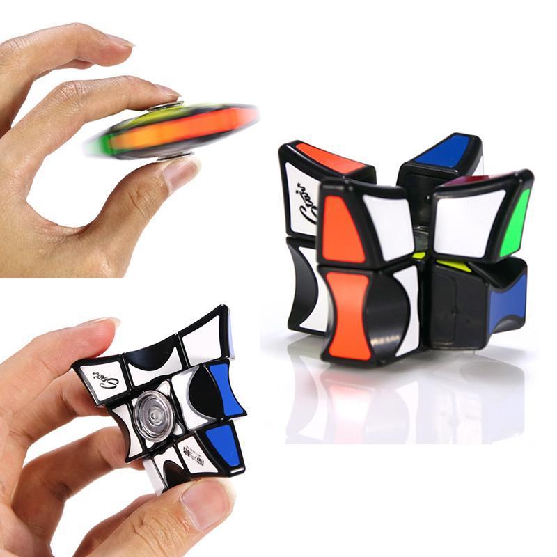Rubik's Cube au doigt